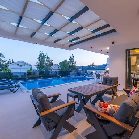 Villa Lovelet 2